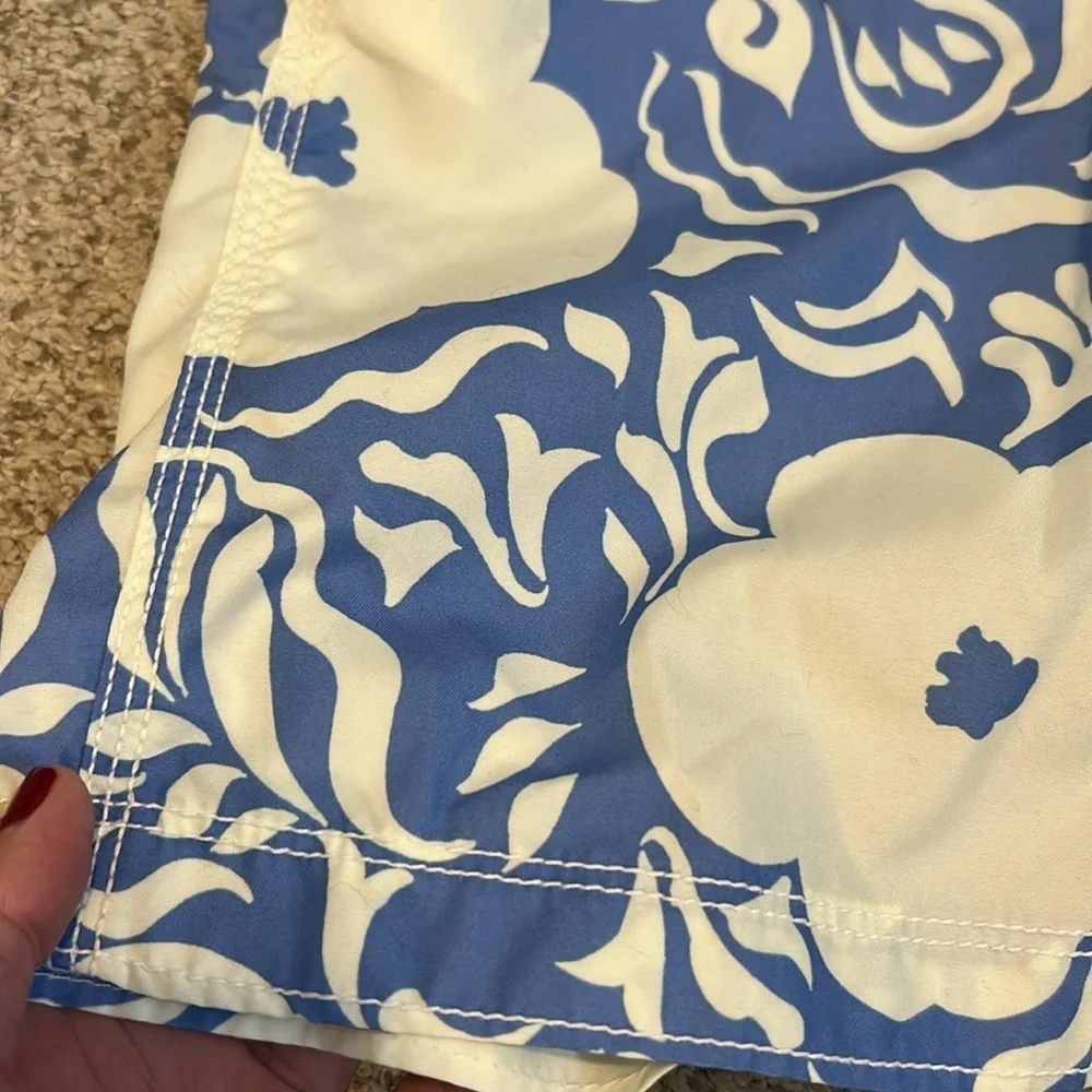 NBW GAP Kids Hawaiian Print Board Shorts, 6-7 (Small)